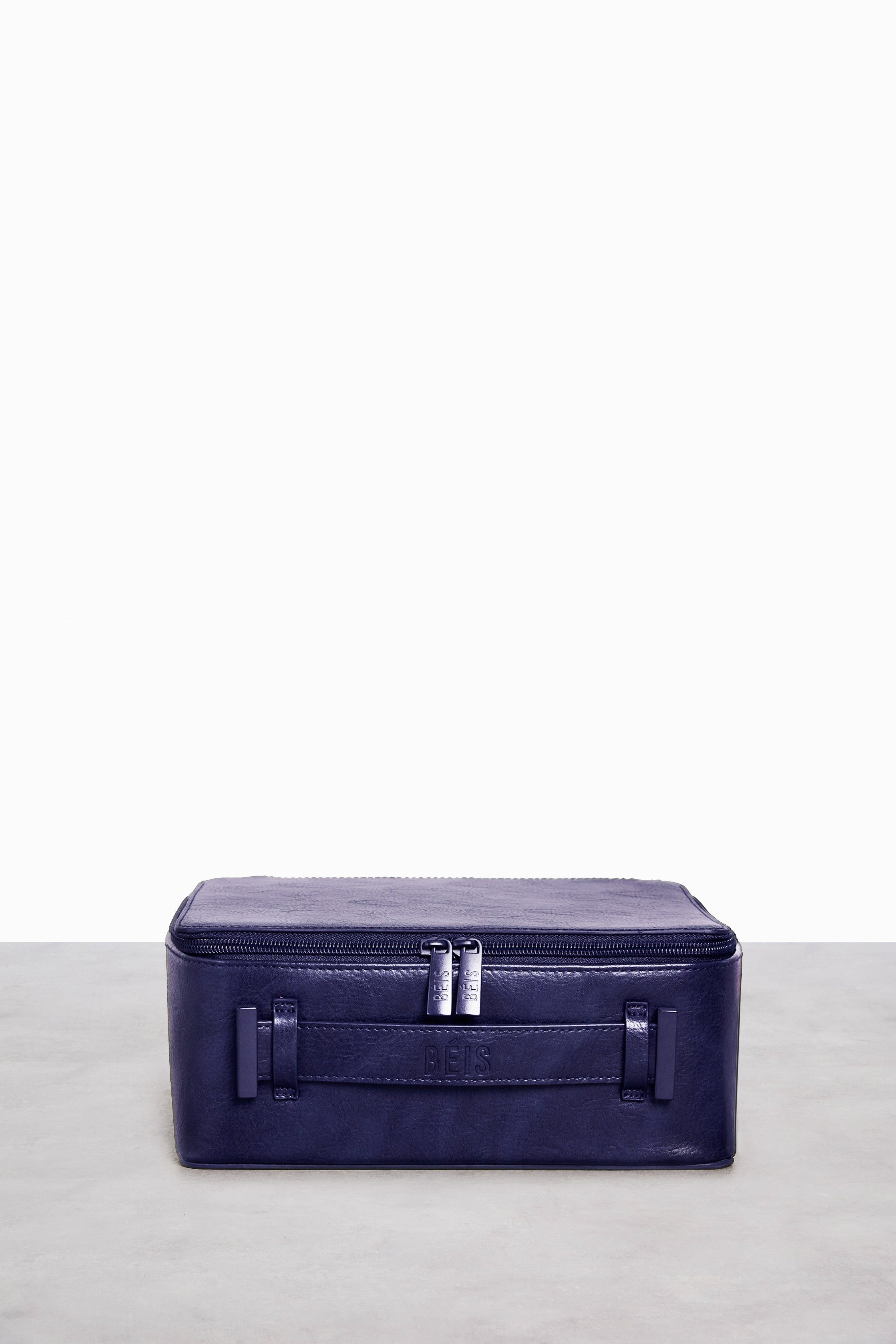 Resale The Cosmetic Case in Navy