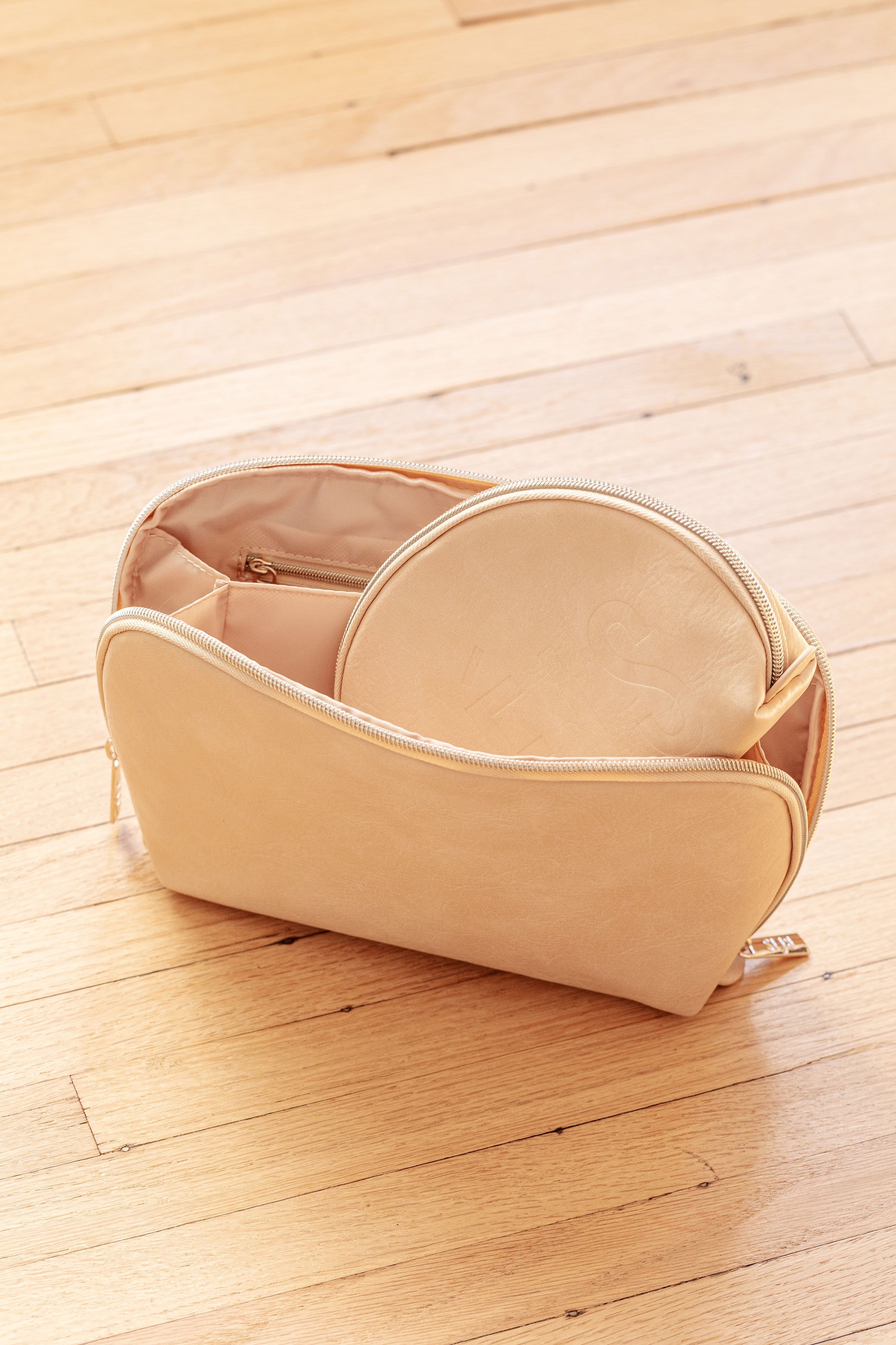 Resale The Cosmetic Pouch Set in Beige